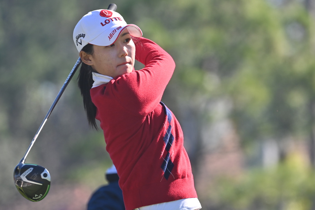 Three Tied for the Lead After First Round at Blue Bay